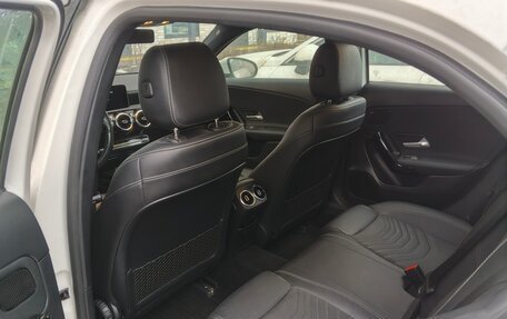 Mercedes-Benz A-Класс, 2019 год, 2 950 000 рублей, 6 фотография