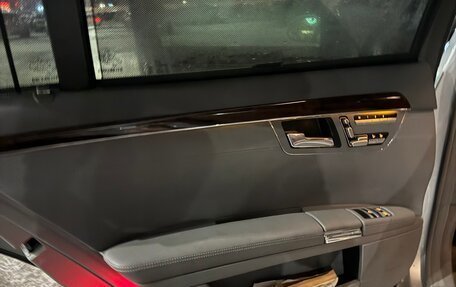 Mercedes-Benz S-Класс, 2005 год, 995 000 рублей, 10 фотография