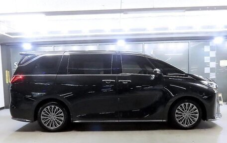 Lexus LM, 2023 год, 19 800 000 рублей, 2 фотография