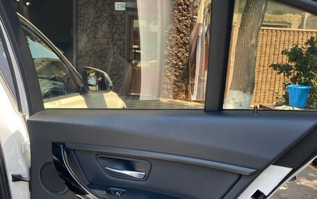 BMW 3 серия, 2017 год, 1 850 000 рублей, 19 фотография