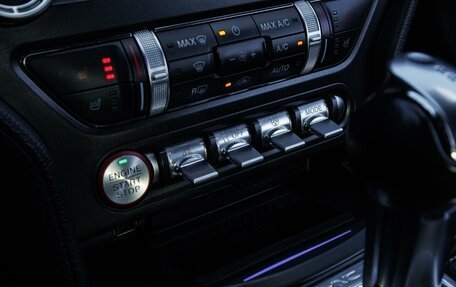 Ford Mustang VI рестайлинг, 2019 год, 2 650 000 рублей, 19 фотография