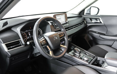 Mitsubishi Outlander, 2022 год, 3 379 000 рублей, 15 фотография