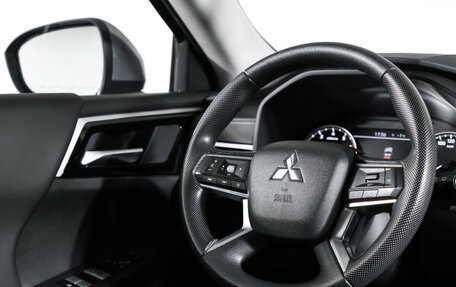 Mitsubishi Outlander, 2022 год, 3 379 000 рублей, 17 фотография