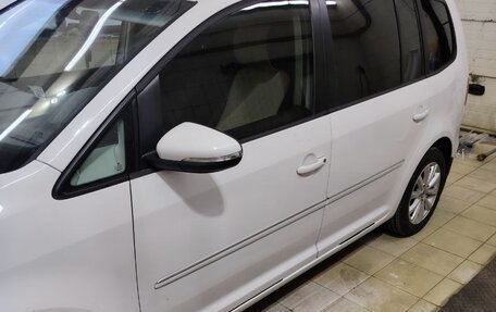 Volkswagen Touran III, 2012 год, 1 060 000 рублей, 4 фотография