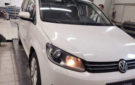 Volkswagen Touran III, 2012 год, 1 060 000 рублей, 7 фотография