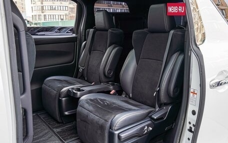 Toyota Alphard III, 2020 год, 4 340 000 рублей, 8 фотография