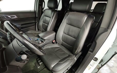 Ford Explorer VI, 2013 год, 1 400 000 рублей, 21 фотография