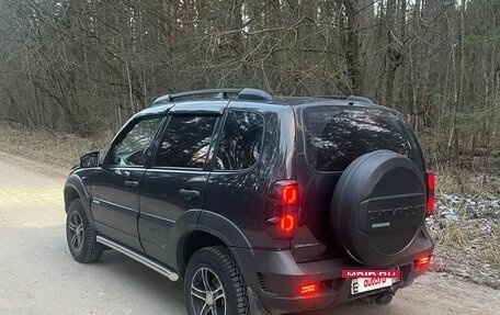 Chevrolet Niva I рестайлинг, 2011 год, 590 000 рублей, 3 фотография