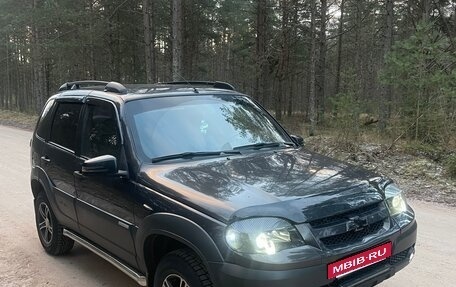 Chevrolet Niva I рестайлинг, 2011 год, 590 000 рублей, 2 фотография