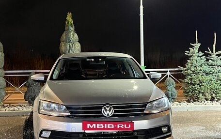 Volkswagen Jetta VI, 2015 год, 900 000 рублей, 4 фотография