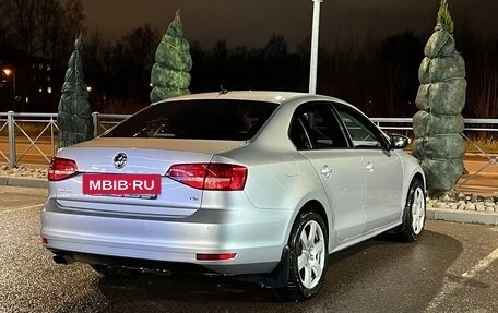 Volkswagen Jetta VI, 2015 год, 900 000 рублей, 6 фотография