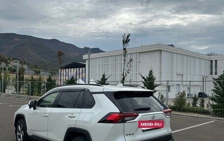 Toyota RAV4, 2019 год, 3 200 000 рублей, 2 фотография