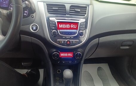 Hyundai Solaris II рестайлинг, 2011 год, 650 000 рублей, 10 фотография