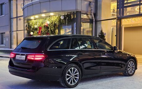 Mercedes-Benz E-Класс, 2017 год, 2 750 000 рублей, 9 фотография