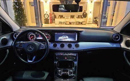 Mercedes-Benz E-Класс, 2017 год, 2 750 000 рублей, 15 фотография