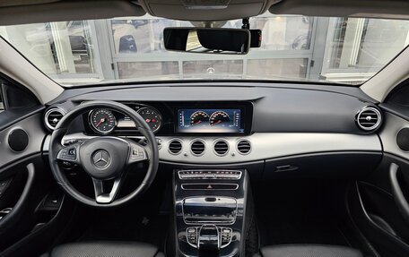 Mercedes-Benz E-Класс, 2017 год, 2 750 000 рублей, 20 фотография