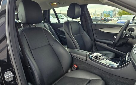 Mercedes-Benz E-Класс, 2017 год, 2 750 000 рублей, 23 фотография