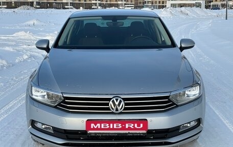 Volkswagen Passat B8 рестайлинг, 2016 год, 1 890 000 рублей, 13 фотография