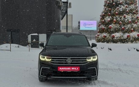 Volkswagen Tiguan II, 2021 год, 5 500 000 рублей, 2 фотография