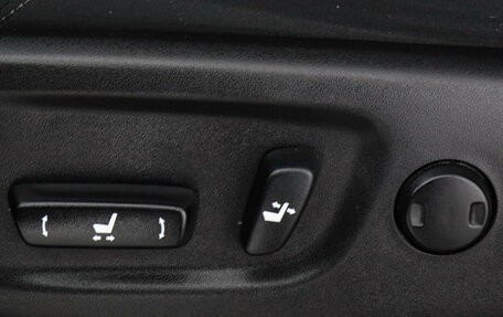 Toyota Land Cruiser Prado 150 рестайлинг 2, 2021 год, 5 700 000 рублей, 15 фотография