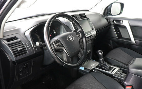 Toyota Land Cruiser Prado 150 рестайлинг 2, 2021 год, 5 700 000 рублей, 9 фотография