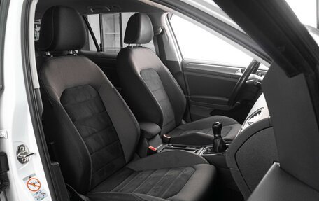 Volkswagen Golf VII, 2018 год, 1 449 000 рублей, 10 фотография