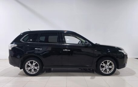 Mitsubishi Outlander III рестайлинг 3, 2014 год, 1 620 000 рублей, 3 фотография
