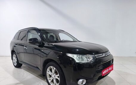 Mitsubishi Outlander III рестайлинг 3, 2014 год, 1 620 000 рублей, 2 фотография