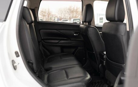 Mitsubishi Outlander III рестайлинг 3, 2013 год, 1 600 000 рублей, 18 фотография