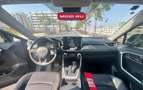 Toyota RAV4, 2023 год, 3 223 000 рублей, 6 фотография