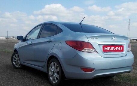 Hyundai Solaris II рестайлинг, 2012 год, 540 000 рублей, 2 фотография