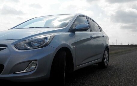 Hyundai Solaris II рестайлинг, 2012 год, 540 000 рублей, 5 фотография