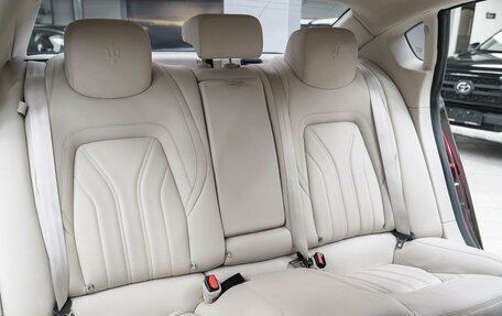 Maserati Quattroporte VI, 2015 год, 3 690 000 рублей, 13 фотография