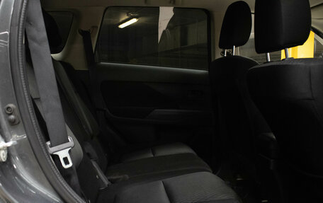 Mitsubishi Outlander III рестайлинг 3, 2015 год, 1 599 000 рублей, 14 фотография