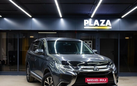 Mitsubishi Outlander III рестайлинг 3, 2015 год, 1 599 000 рублей, 2 фотография