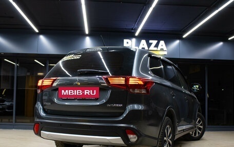 Mitsubishi Outlander III рестайлинг 3, 2015 год, 1 599 000 рублей, 6 фотография