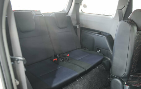 Toyota Wish II, 2016 год, 1 700 000 рублей, 9 фотография