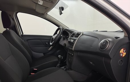 Renault Logan II, 2019 год, 990 000 рублей, 9 фотография