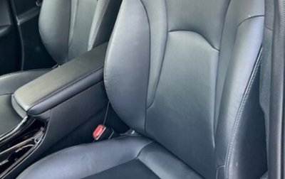 Toyota Prius IV XW50, 2019 год, 2 500 000 рублей, 1 фотография