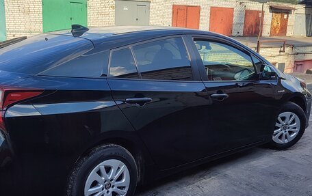 Toyota Prius IV XW50, 2019 год, 2 500 000 рублей, 8 фотография