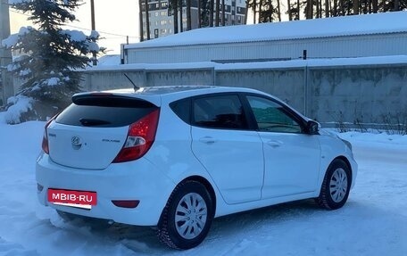Hyundai Solaris II рестайлинг, 2011 год, 630 000 рублей, 5 фотография