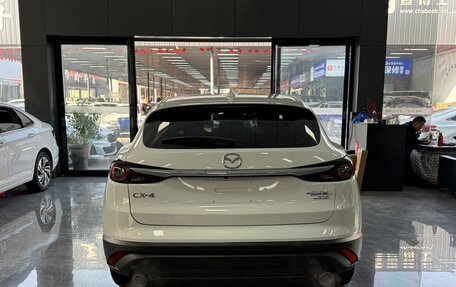 Mazda CX-4, 2022 год, 2 347 000 рублей, 5 фотография