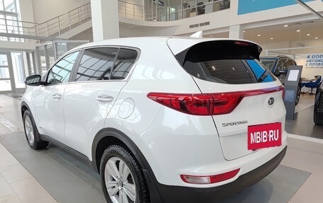 KIA Sportage IV рестайлинг, 2018 год, 2 256 000 рублей, 8 фотография