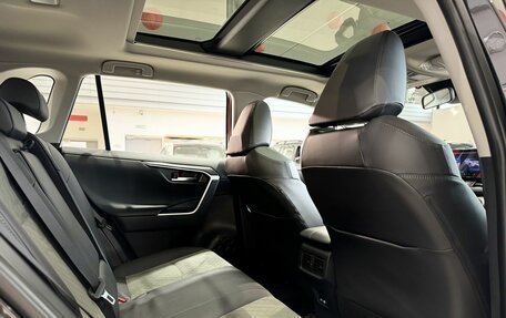 Toyota RAV4, 2025 год, 4 800 000 рублей, 6 фотография