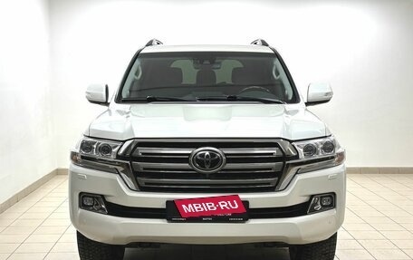 Toyota Land Cruiser 200, 2018 год, 6 400 000 рублей, 2 фотография