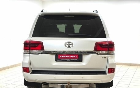 Toyota Land Cruiser 200, 2018 год, 6 400 000 рублей, 5 фотография