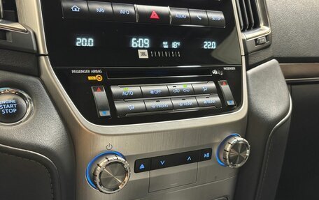 Toyota Land Cruiser 200, 2018 год, 6 400 000 рублей, 15 фотография