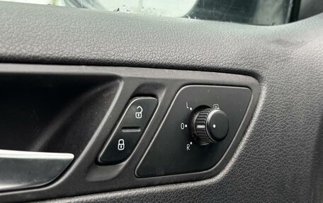 Volkswagen Jetta VI, 2011 год, 895 000 рублей, 13 фотография