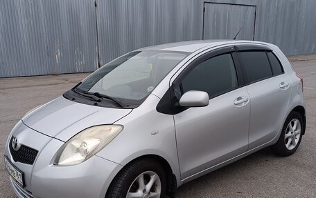 Toyota Yaris III рестайлинг, 2007 год, 740 000 рублей, 2 фотография