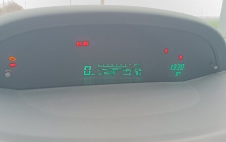 Toyota Yaris III рестайлинг, 2007 год, 740 000 рублей, 7 фотография